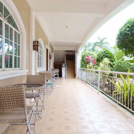 Reddoorz Premium @ Abueg Road Extension Puerto Princesa Exterior foto